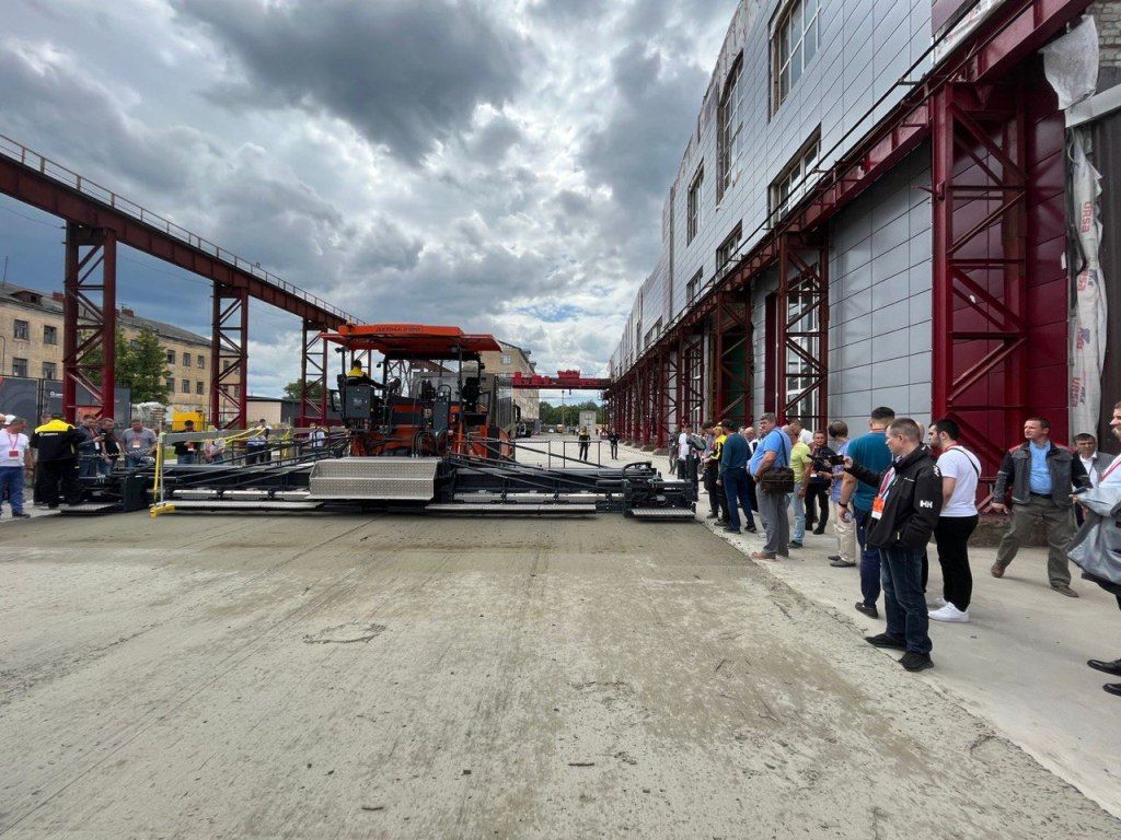 Дорожно-строительная конференция «Тяжелые машины для легких свершений»